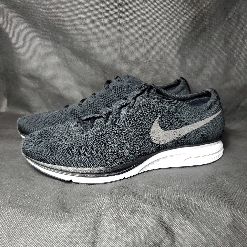 SOLD!!! New Nike Flyknit Trainer Black White